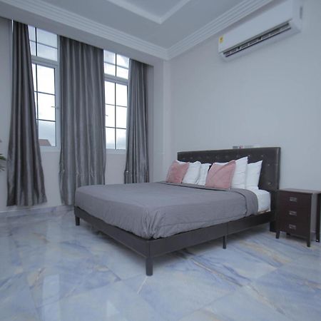 Adonai Luxe Apartment Tema Bagian luar foto