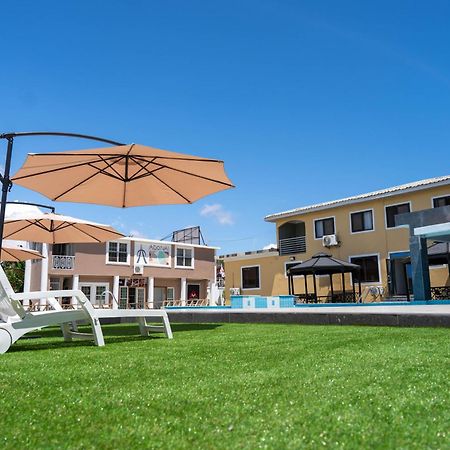 Adonai Luxe Apartment Tema Bagian luar foto