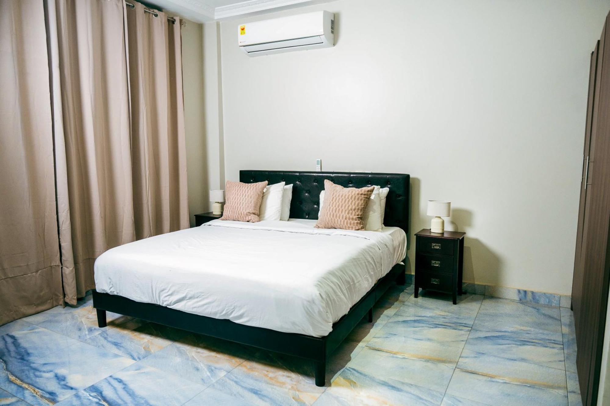Adonai Luxe Apartment Tema Bagian luar foto