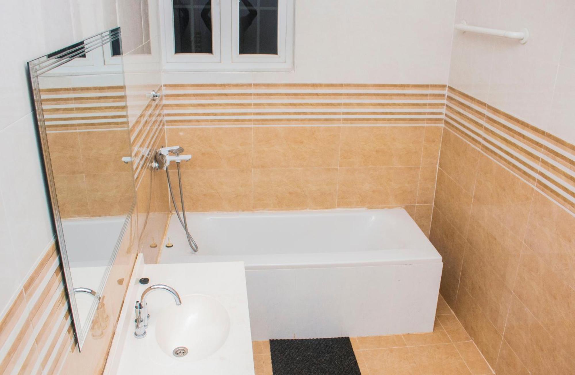 Adonai Luxe Apartment Tema Bagian luar foto