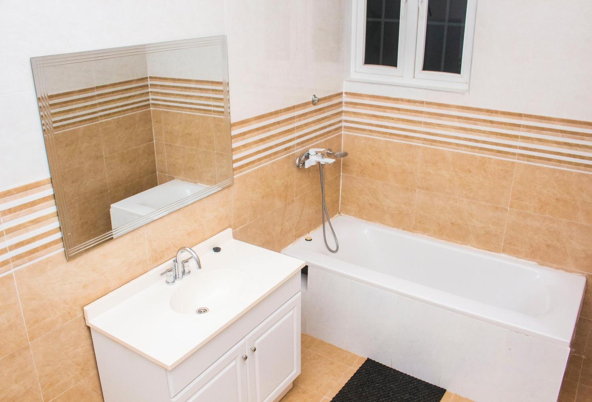 Adonai Luxe Apartment Tema Bagian luar foto