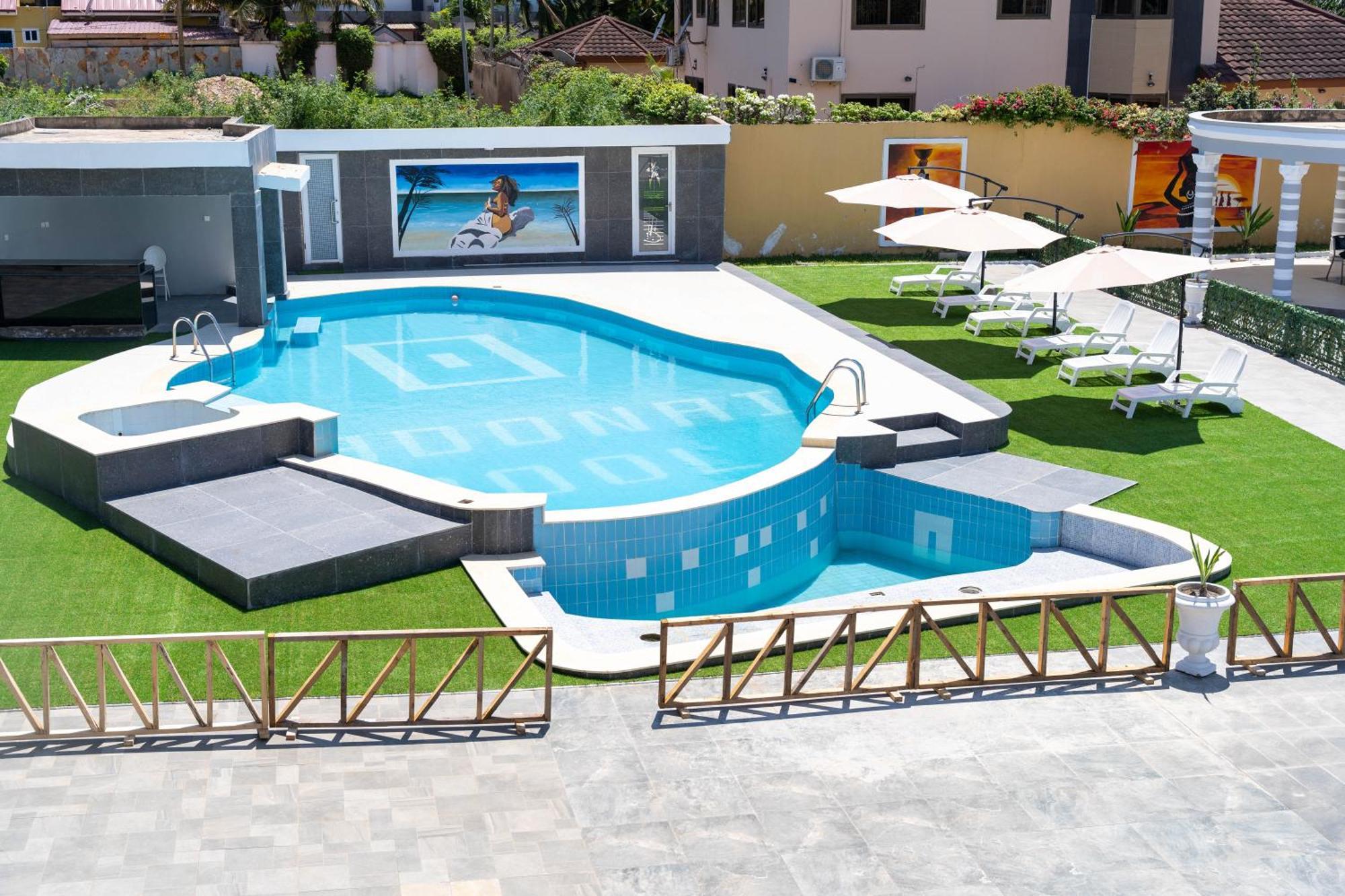 Adonai Luxe Apartment Tema Bagian luar foto