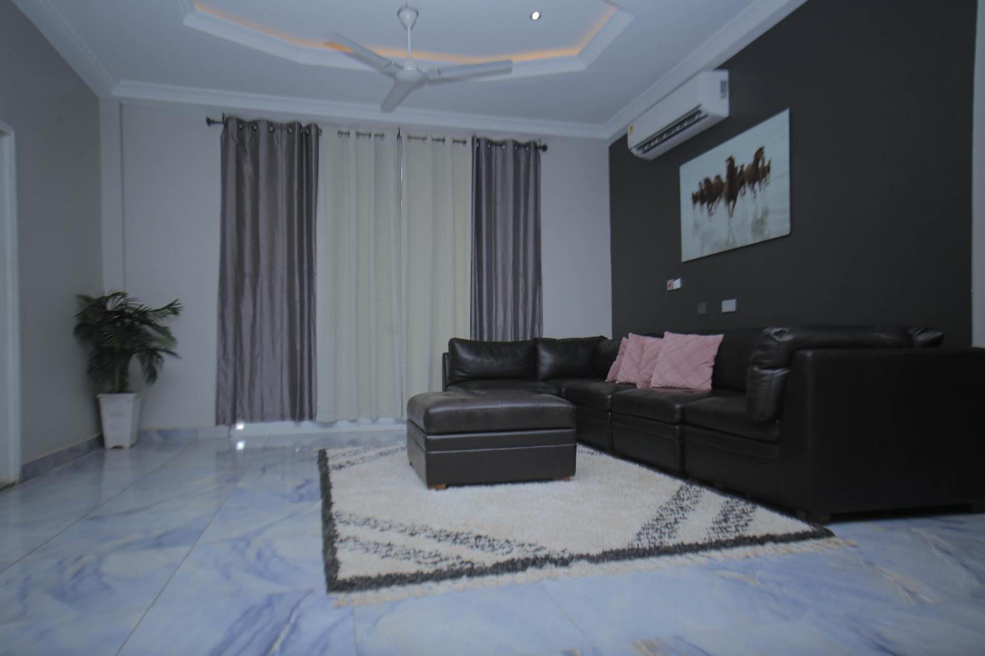 Adonai Luxe Apartment Tema Bagian luar foto