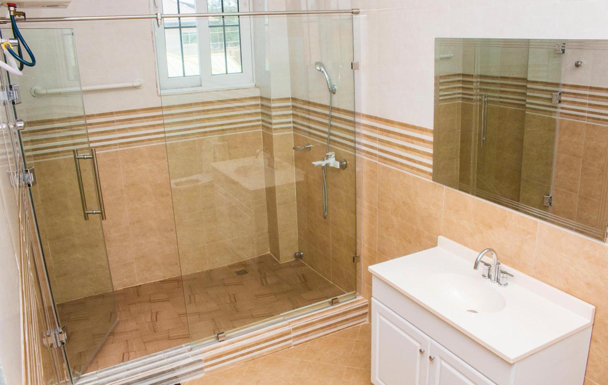 Adonai Luxe Apartment Tema Bagian luar foto
