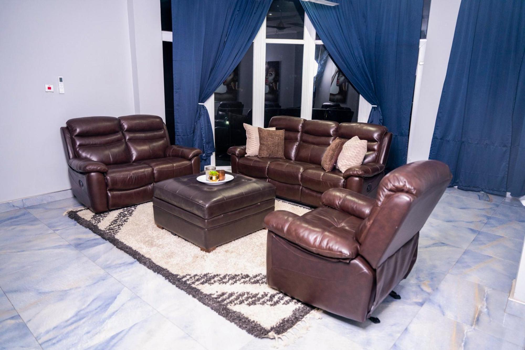 Adonai Luxe Apartment Tema Bagian luar foto